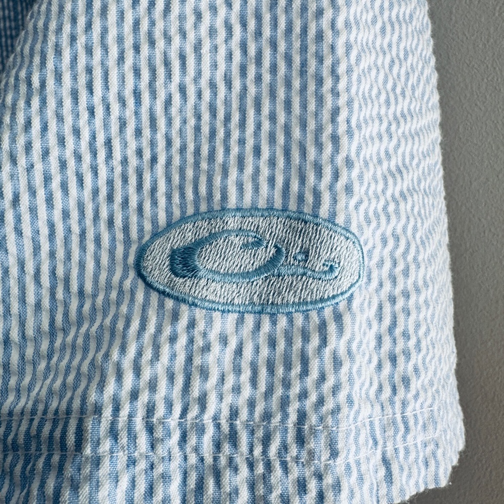 Drake Waterfowl Men’s Blue Seersucker Wingshooter Button-Down, Vented Sleeves, M